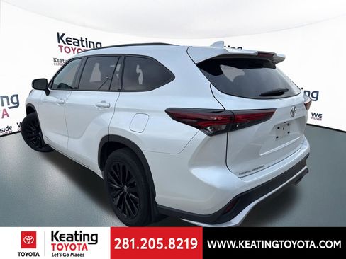 Certified 2024 Toyota Highlander XSE image 6