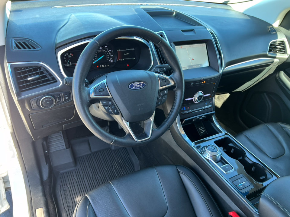 Used 2020 Ford Edge Titanium w/ Equipment Group 301A AWD/4WD image 17
