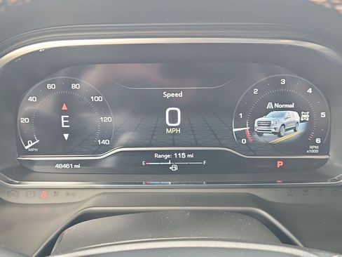 Used 2024 GMC Yukon AT4 w/ Technology Package AWD/4WD image 12