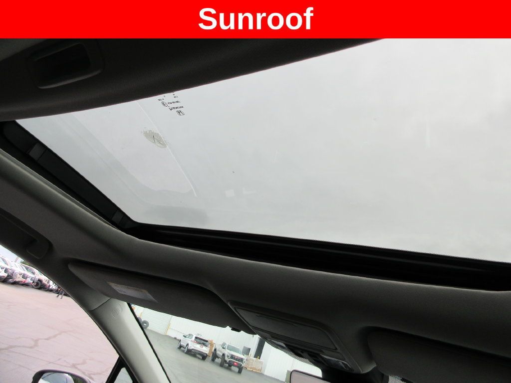 Used 2025 Honda Odyssey Touring image 16