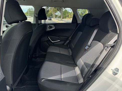 Used 2023 Kia Soul LX image 16