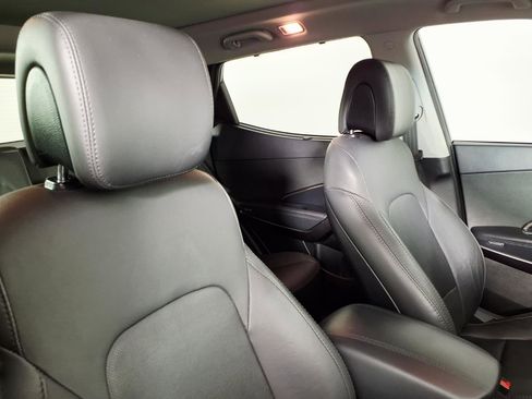 Used 2017 Hyundai Santa Fe Sport image 10