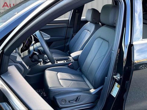 Used 2025 Audi Q3 2.0T Premium w/ Convenience Package AWD/4WD image 21