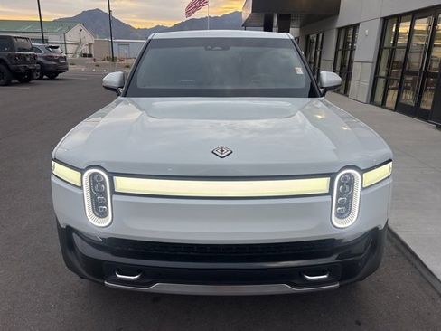 Used 2023 Rivian R1T Launch Edition image 2
