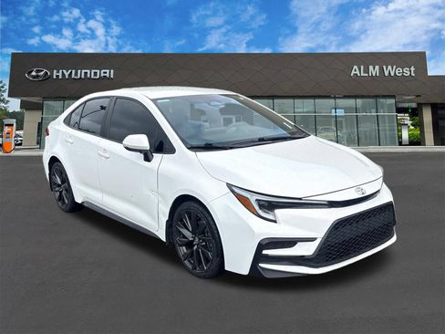 Used 2025 Toyota Corolla SE FWD image 6