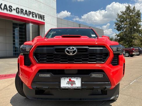 Used 2024 Toyota Tacoma TRD Sport RWD image 3