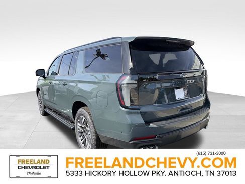 New 2026 Chevrolet Suburban Z71 w/ Z71 Off-Road Package AWD/4WD image 4