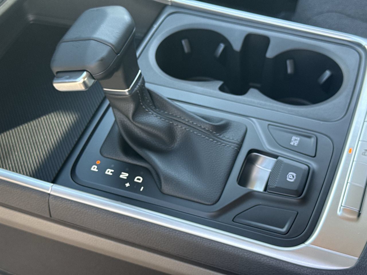 New 2027 Kia Carnival LX FWD image 22