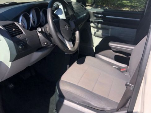 Used 2008 Dodge Grand Caravan SXT image 10