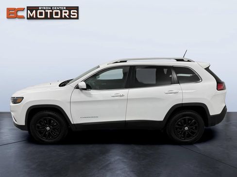 Used 2019 Jeep Cherokee Latitude Plus w/ Cold Weather Group AWD/4WD image 3