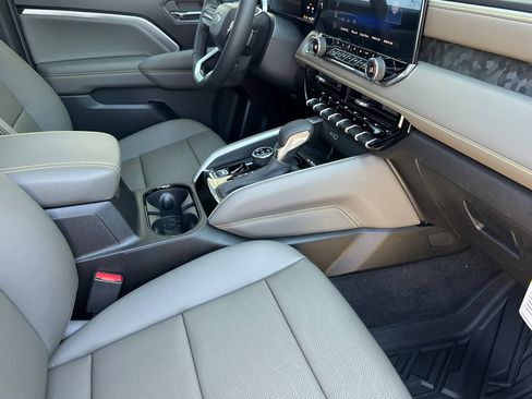 New 2026 Chevrolet Colorado ZR2 w/ Midnight Edition AWD/4WD image 14
