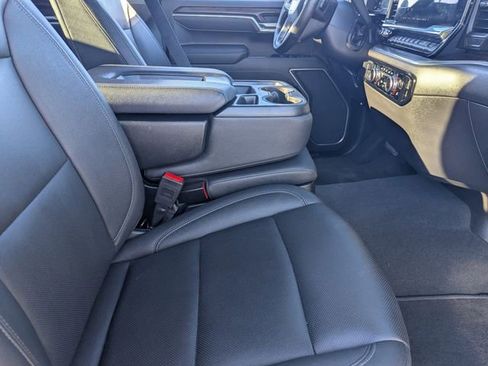 Used 2025 GMC Sierra 1500 SLT image 11