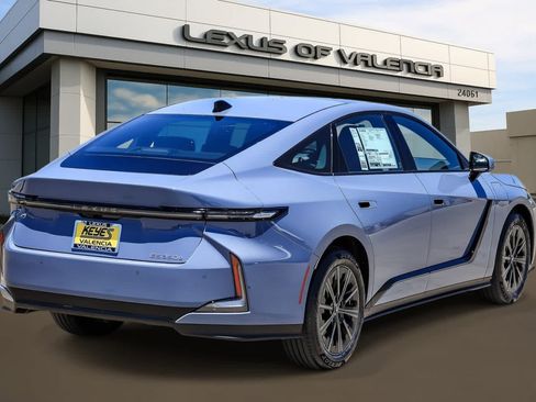 New 2026 Lexus ES 350e FWD image 4