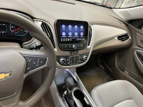 Used 2024 Chevrolet Malibu LT FWD image 17