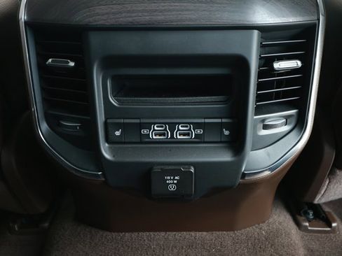 Used 2025 RAM 1500 Laramie AWD/4WD image 33