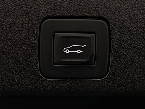 Used 2023 Buick Encore GX Essence w/ Experience Buick Package FWD image 36