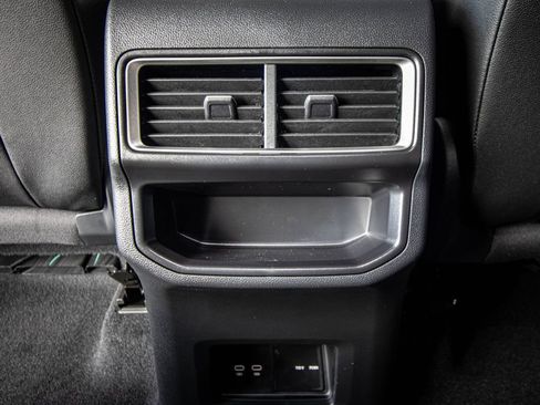New 2026 Volkswagen Atlas Cross Sport SE FWD image 32