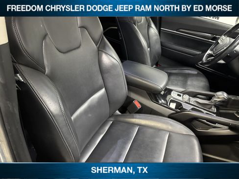 Used 2025 Kia Telluride S FWD image 9