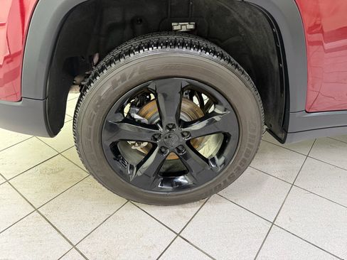 Used 2024 Jeep Grand Cherokee Altitude AWD/4WD image 14