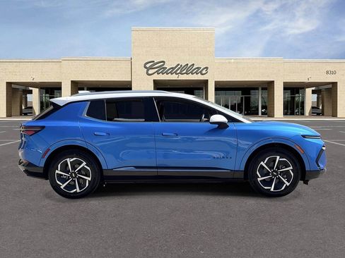 Used 2024 Chevrolet Equinox EV LT FWD image 4