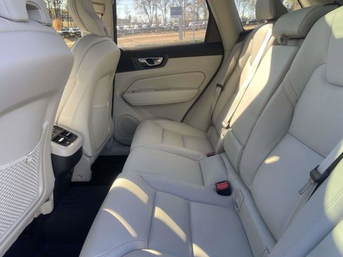 Certified 2023 Volvo XC60 B5 Ultimate w/ Climate Package image 13