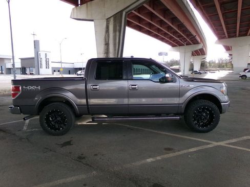 Used 2011 Ford F150 Lariat w/ Lariat Chrome Pkg image 4