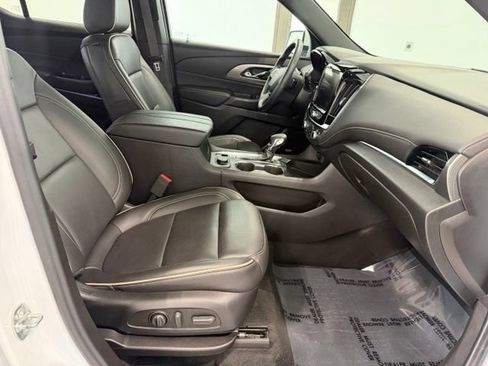Used 2023 Chevrolet Traverse Premier AWD/4WD image 24