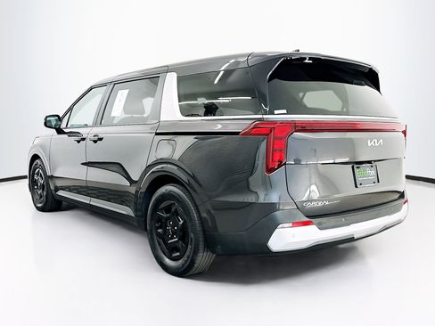 Used 2026 Kia Carnival FWD image 5