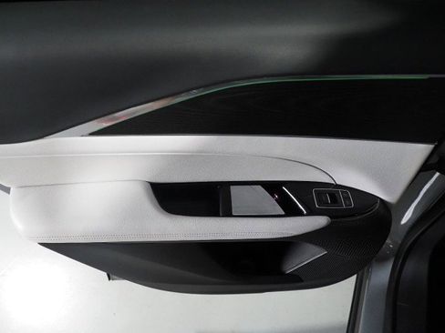 Used 2024 Cadillac Lyriq Luxury image 63