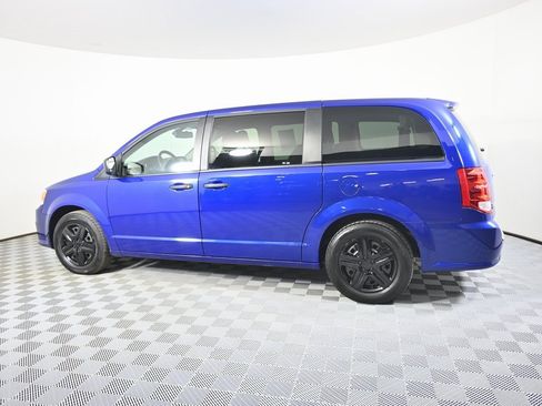 Used 2019 Dodge Grand Caravan SE w/ UConnect Hands-Free Group image 3