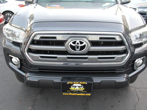 Used 2017 Toyota Tacoma Limited image 9