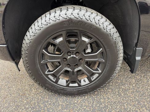 Certified 2022 Chevrolet Silverado 1500 Custom AWD/4WD image 7
