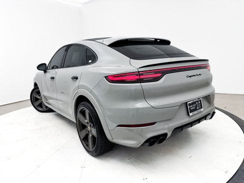 Used 2022 Porsche Cayenne Turbo AWD/4WD image 2