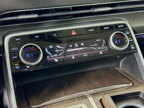 Used 2024 Genesis GV80 2.5T image 17