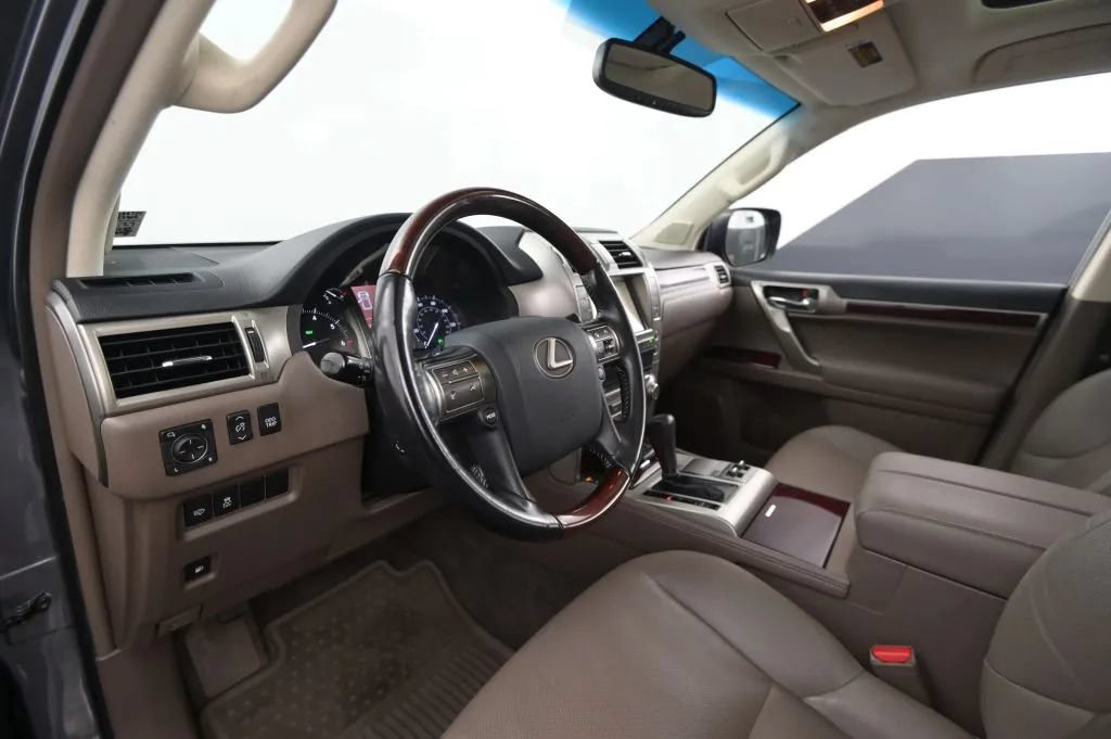Used 2018 Lexus GX 460 Premium w/ Premium Package AWD/4WD image 39