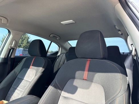 Used 2023 Nissan Sentra SR w/ Midnight Edition Package FWD image 9