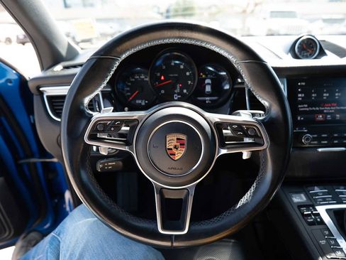 Used 2017 Porsche Macan image 12