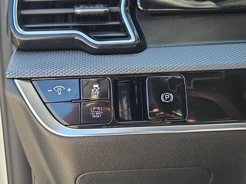 Certified 2024 Kia Sportage LX FWD image 26