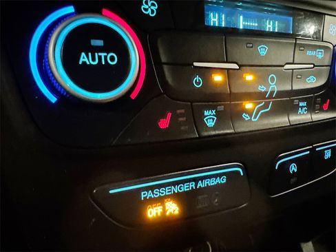 Used 2019 Ford Escape SEL image 22