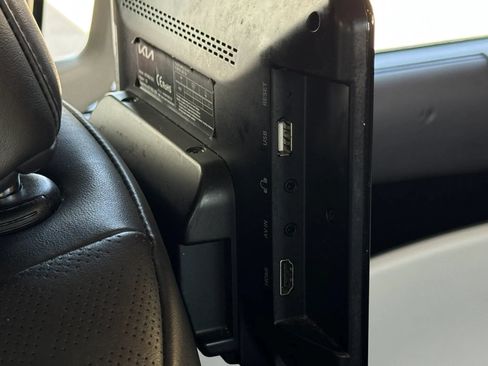 Used 2022 Kia Carnival SX FWD image 33