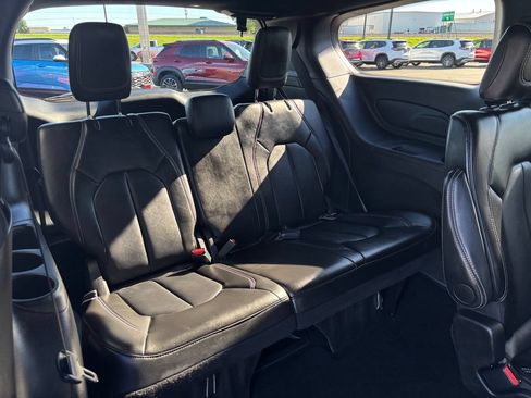 Used 2025 Chrysler Pacifica Select FWD image 31