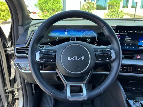 Certified 2025 Kia Sportage SX Prestige AWD/4WD image 24