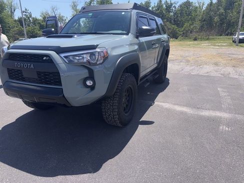 Used 2022 Toyota 4Runner TRD Off-Road Premium w/ Moonroof Package image 2
