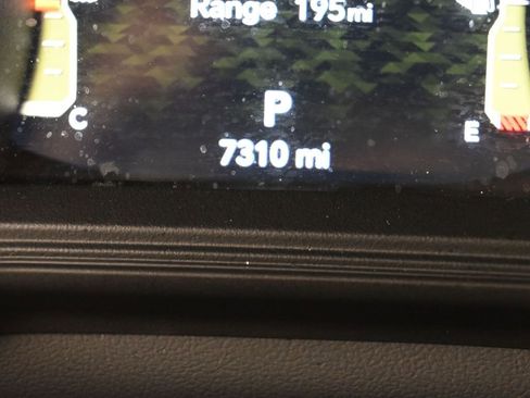 Used 2024 Jeep Gladiator Sport w/ Premium Package image 31