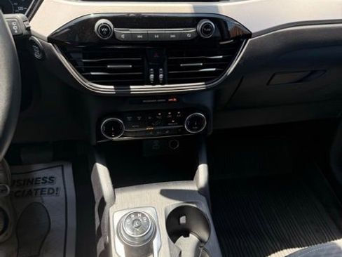 Used 2022 Ford Escape SE w/ SE Sport Appearance Package image 15