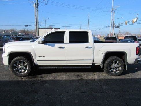 Used 2016 GMC Sierra 1500 Denali w/ Enhanced Driver Alert Package AWD/4WD image 4