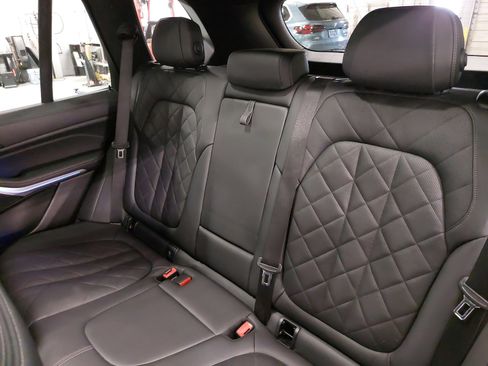 Used 2023 BMW X5 xDrive40i AWD/4WD image 15