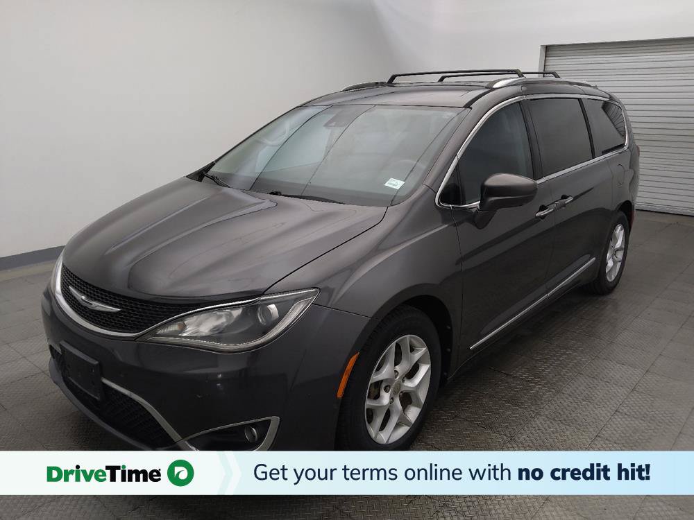 Used 2017 Chrysler Pacifica Touring-L Plus w/ Advanced Safetytec Group FWD image 1