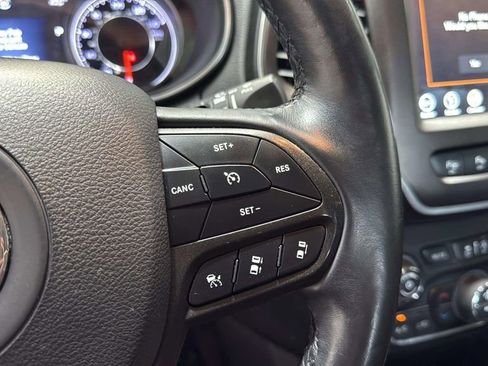 Used 2019 Jeep Cherokee Trailhawk AWD/4WD image 24