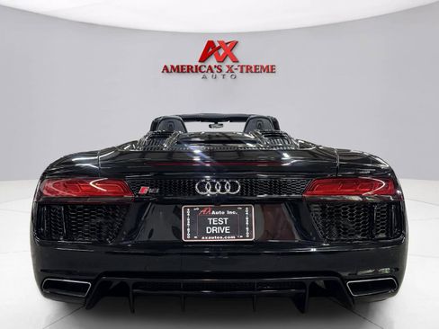 Used 2017 Audi R8 V10 w/ Carbon Exterior Package AWD/4WD image 8